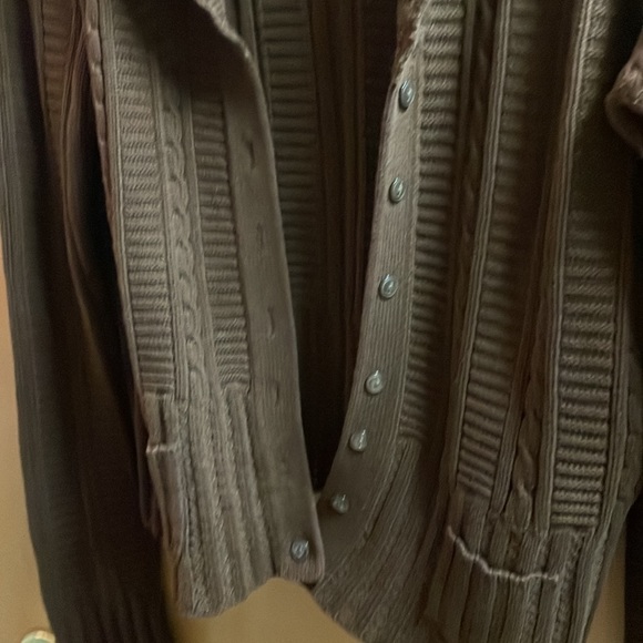 💕 5/25 closet clean out 💕Anne Klein Sport cardigan sweater - Picture 4 of 4